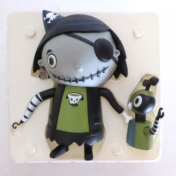 NEW 2003 SCARY GIRL & TOMCAT DESIGNER VINYL COLLECTIBLE FIGURE SET - Picture 2 of 12